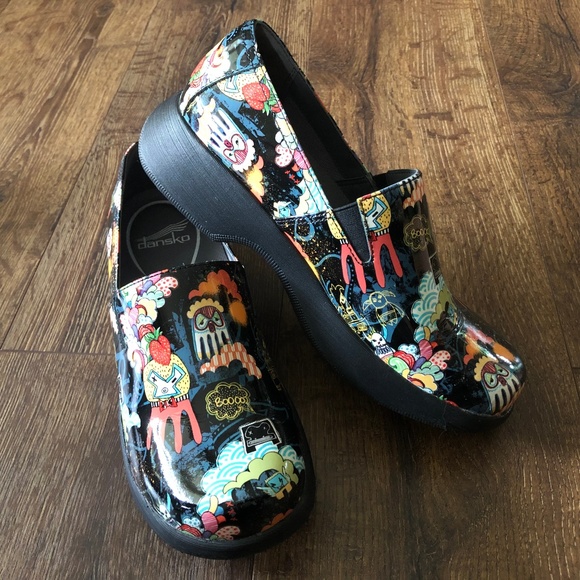 dansko shoes squeak